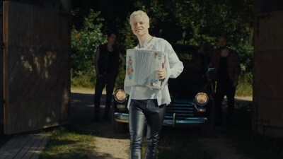 Скачать клип