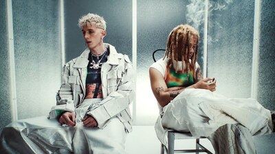 Скачать клип