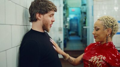 Скачать клип